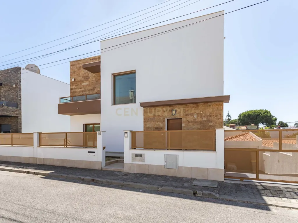 Moradia isolada em excelente estado T3 Quinta de Valadares, Marisol - Image 1