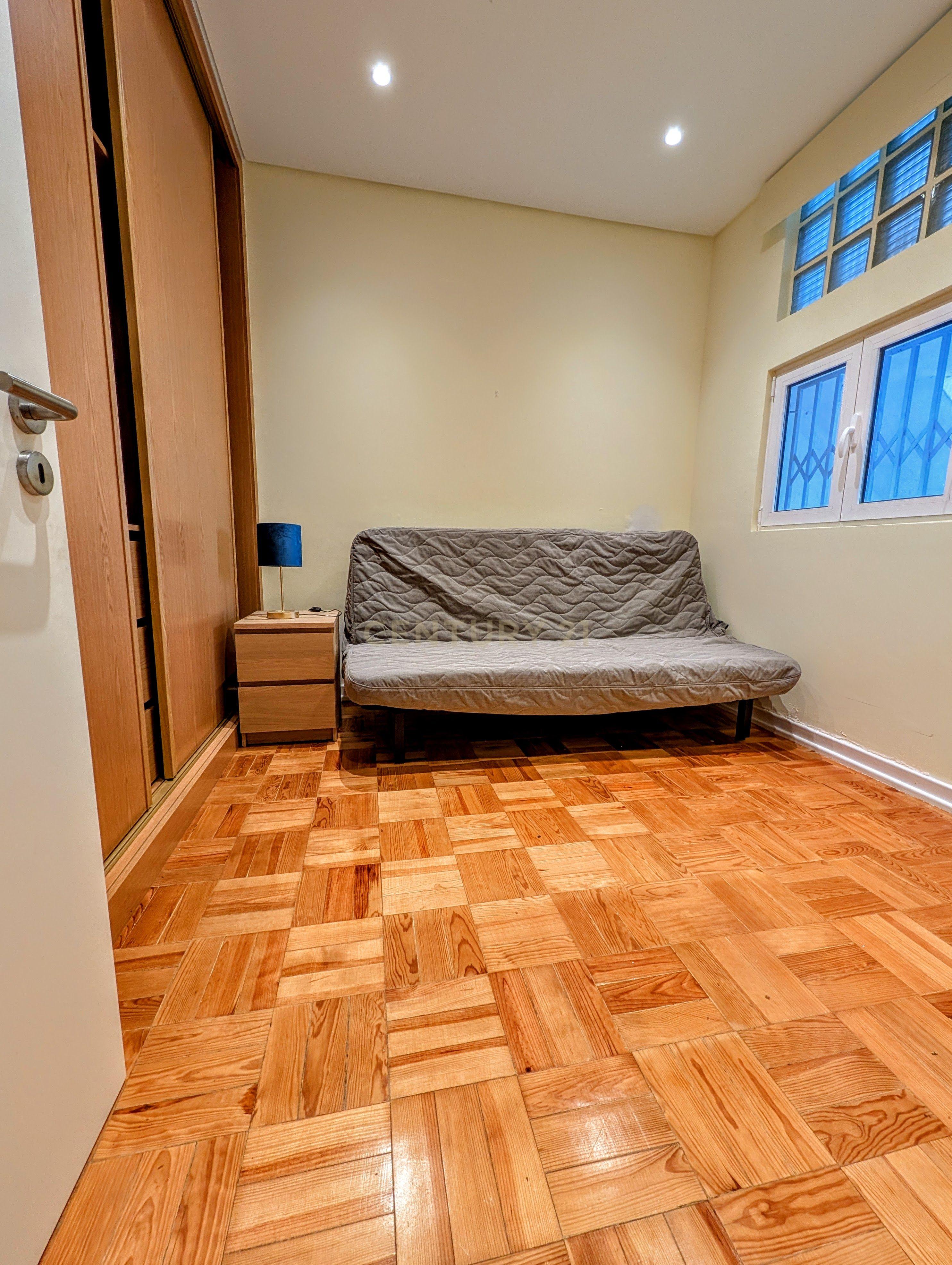 Fotografia 11 de Apartamento T4 para Arrendamento | Localização Central em Faro