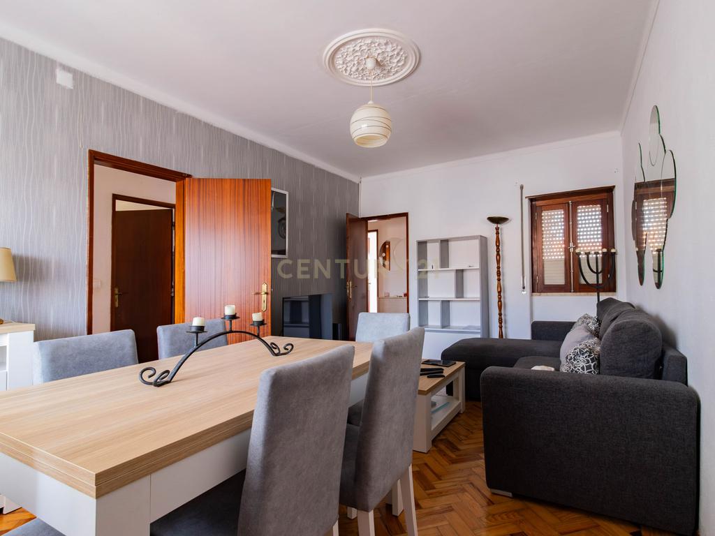 Apartamento T3 com Terraço e Vista Serra em Mira de Aire - Image 1