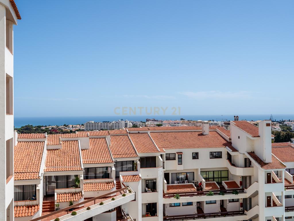 T1 totalmente remodelado, mobilado e equipado, com extraordinária vista panorâmica de 180° sobre o mar - Image 10