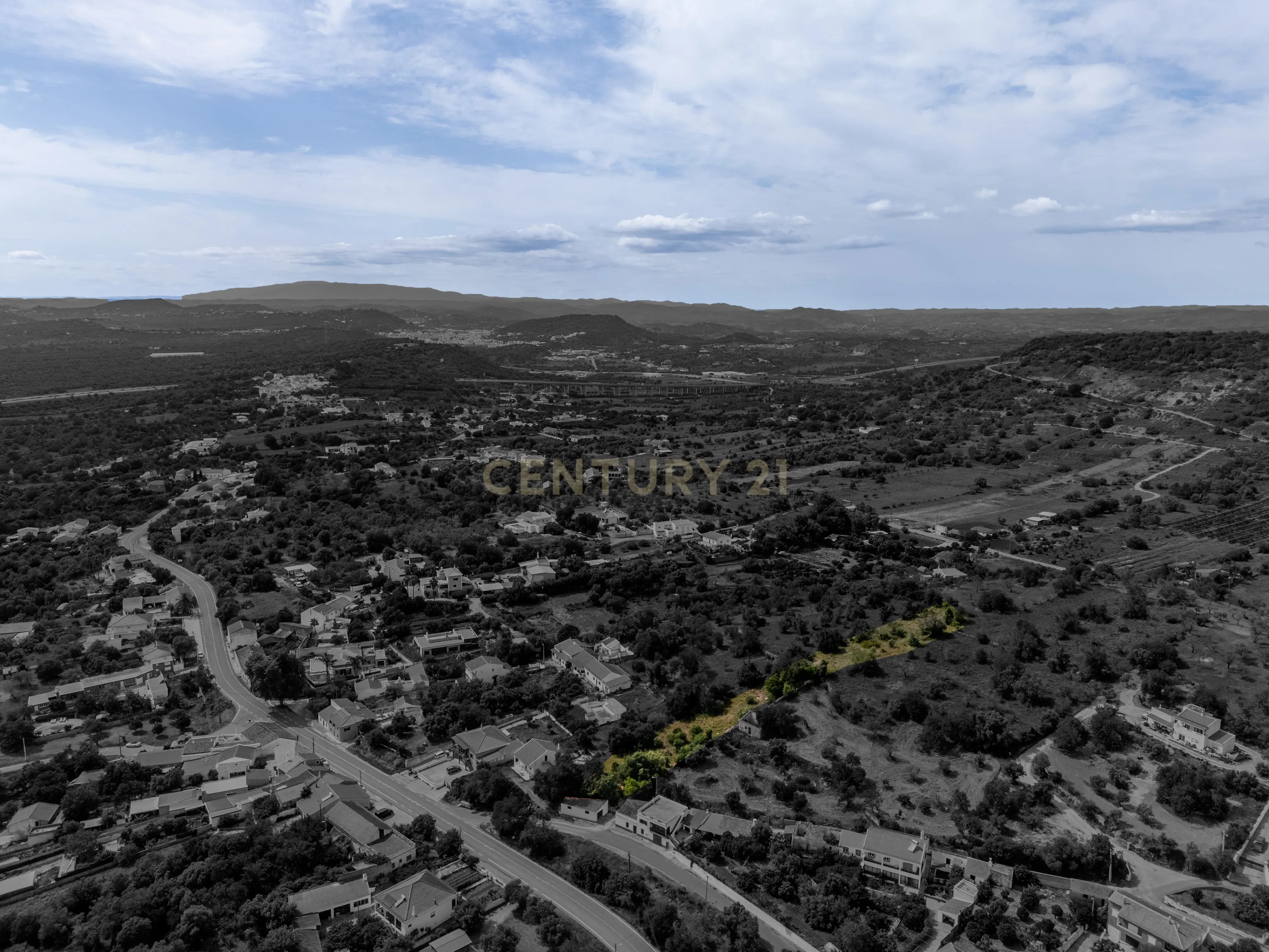 Fotografia 8 de Terreno com Potencial para 3 Moradias | 2.680 m² | São Bartolomeu de Messines | Silves