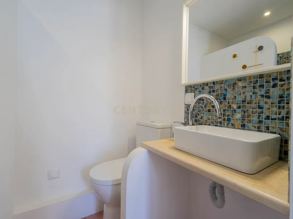 Casa Renovada T3-em Olhão na Baixa , Licença AL, Vista Panorâmica e Piscina - Image 20