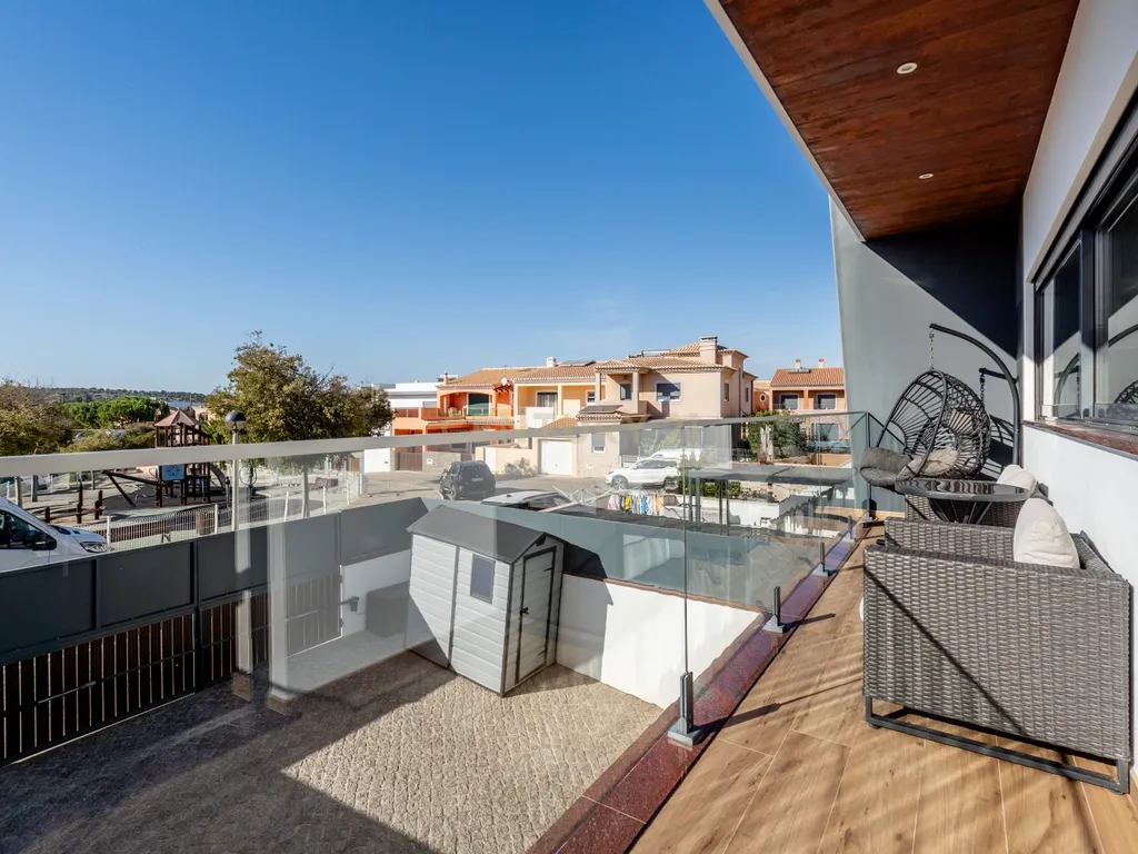 MORADIA MODERNA T3 COM GARAGEM EM ODIÁXERE - Image 25
