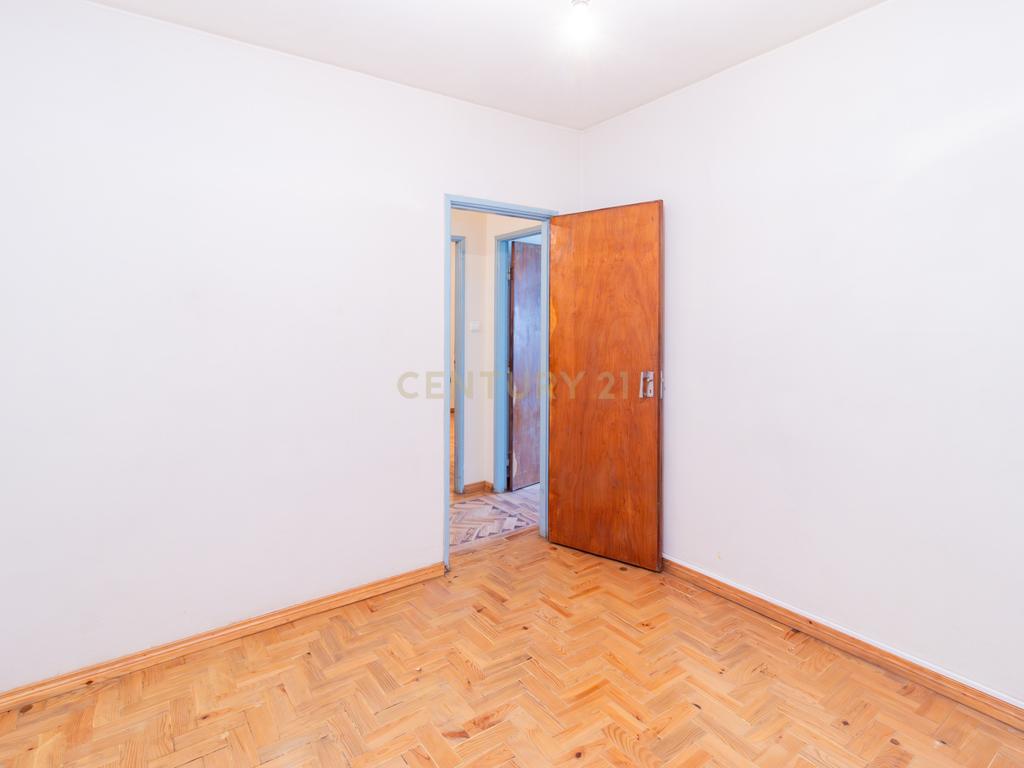 Moradia Isolada T3 em Arrimal, Porto de Mós – Com Terreno, Garagem e Anexos - Image 16