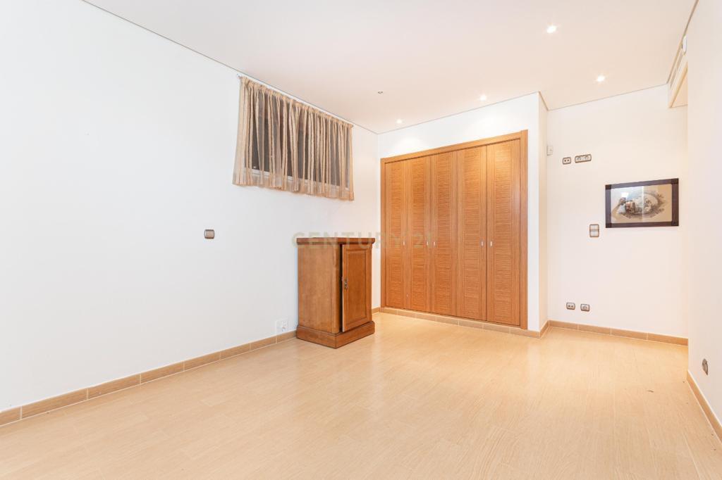 Moradia T8 de grande dimensão em S. João dos Montes, Vila Franca de Xira - Image 22