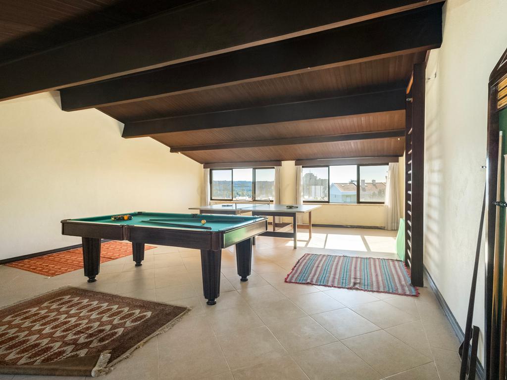 Moradia T4+ com jardim e piscina, em Alfragide. Em Venda! - Image 8