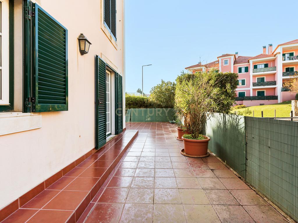 Fantástico apartamento T2 com jardim privativo na Quinta da Beloura com vista mar - Image 3