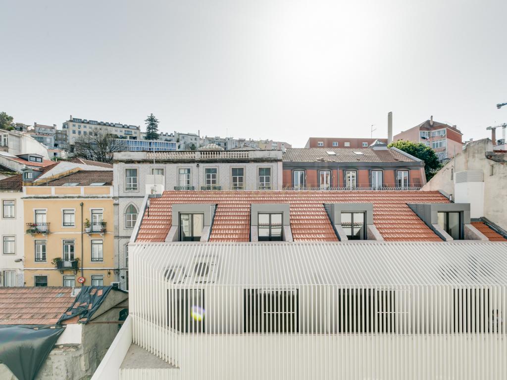 Apartamento T2+1 inserido no emblemático Edifício "Alegria 25". - Image 22