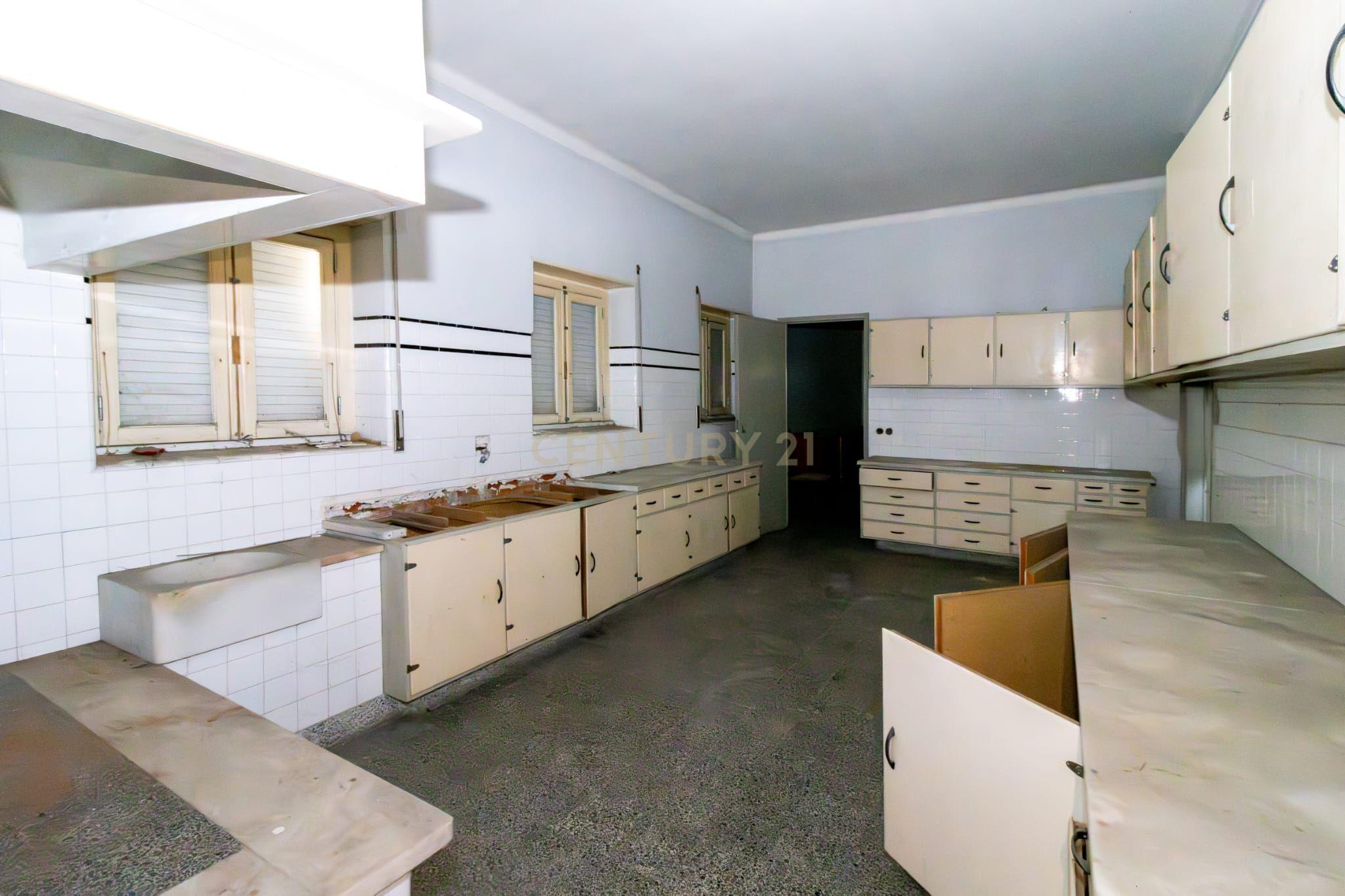 Investimento Único no Coração da Marinha Grande - Image 26