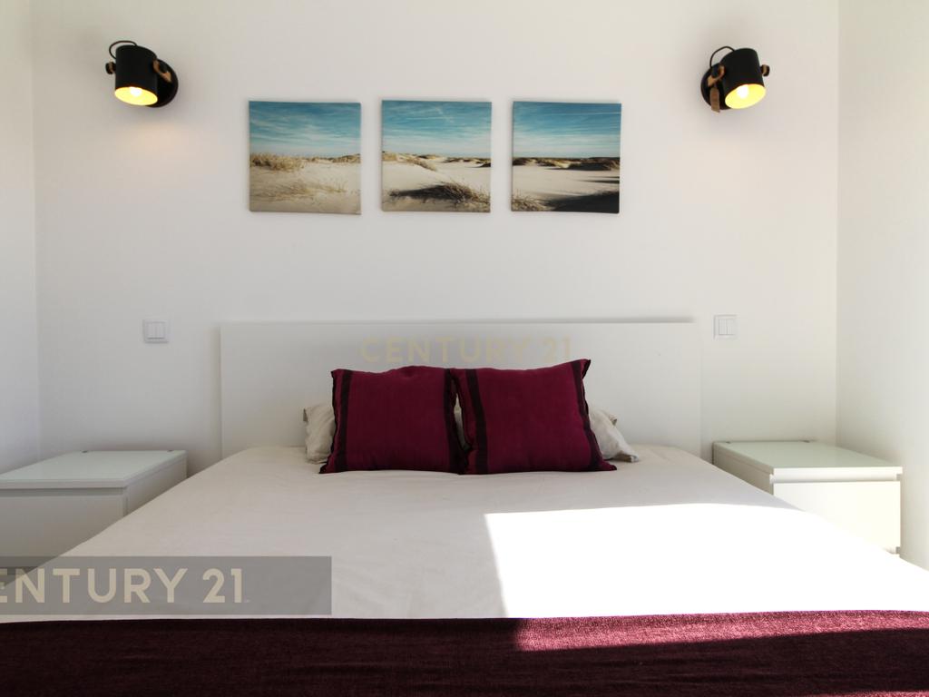 Luxo e Tranquilidade em Sagres: Uma Moradia Contemporânea à espera de ser sua! - Image 10