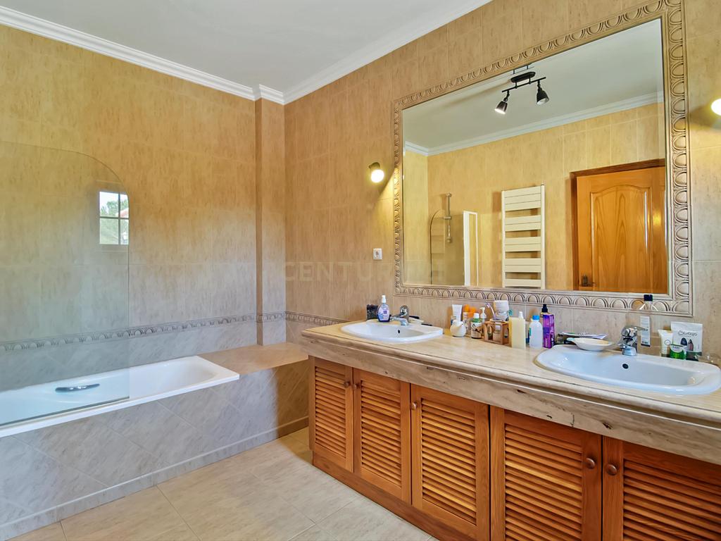 MORADIA TÉRREA | 4 QUARTOS | PISCINA | 20.000 m2 TERRENO | SANTO ESTEVÃO - Image 31