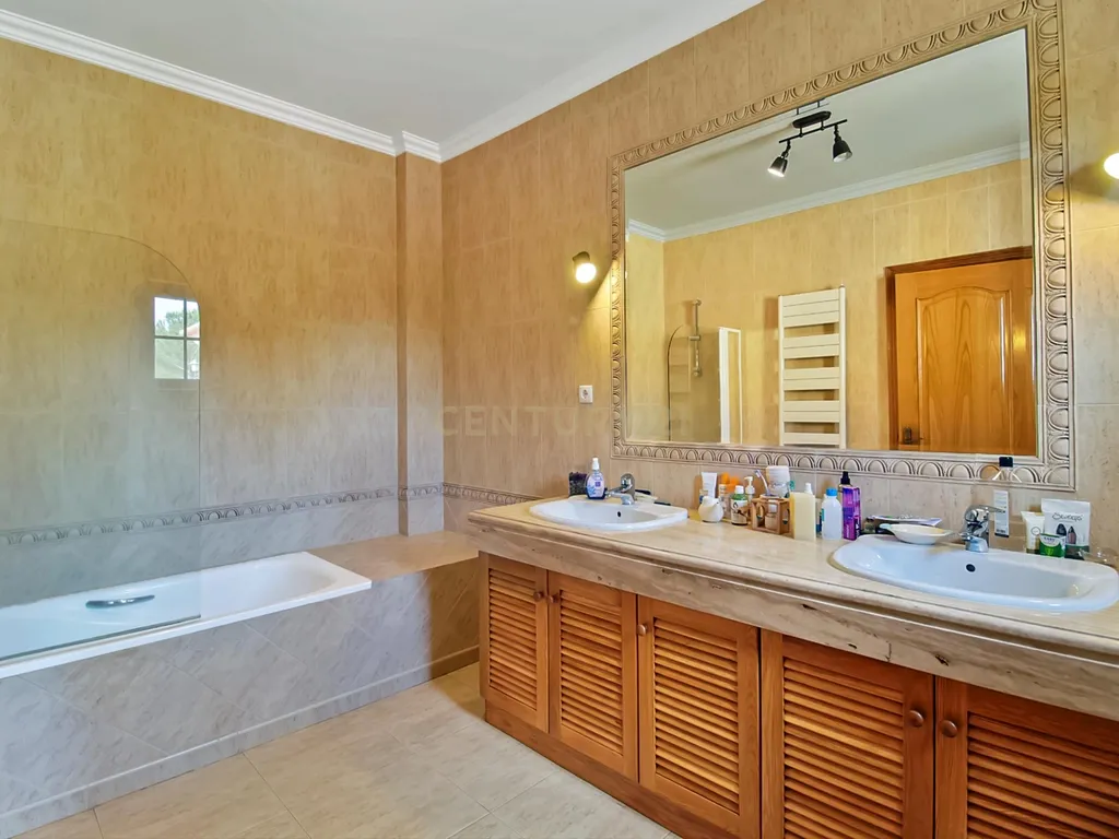 MORADIA TÉRREA | 4 QUARTOS | PISCINA | 20.000 m2 TERRENO | SANTO ESTEVÃO - Image 31
