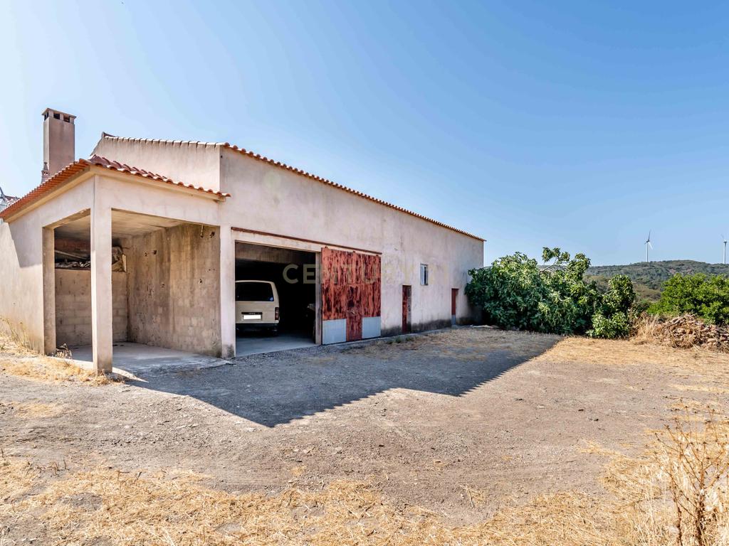 Moradia T3 + 2 Armazéns - Image 21