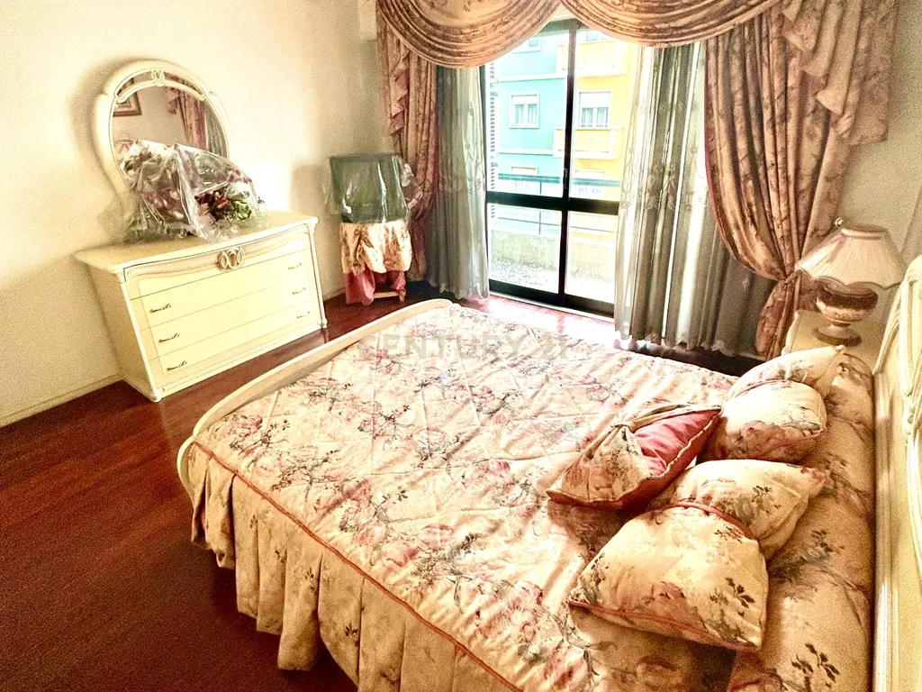 Apartamento T4 para arrendamento na freguesia de Arroios, em Lisboa - Image 11