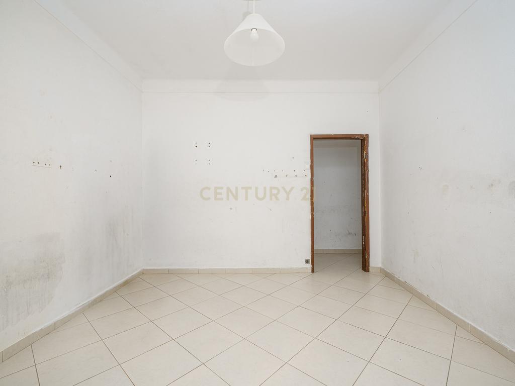 APARTAMENTO T6 NO CORAÇÃO DA CIDADE, EM SETÚBAL - Image 31
