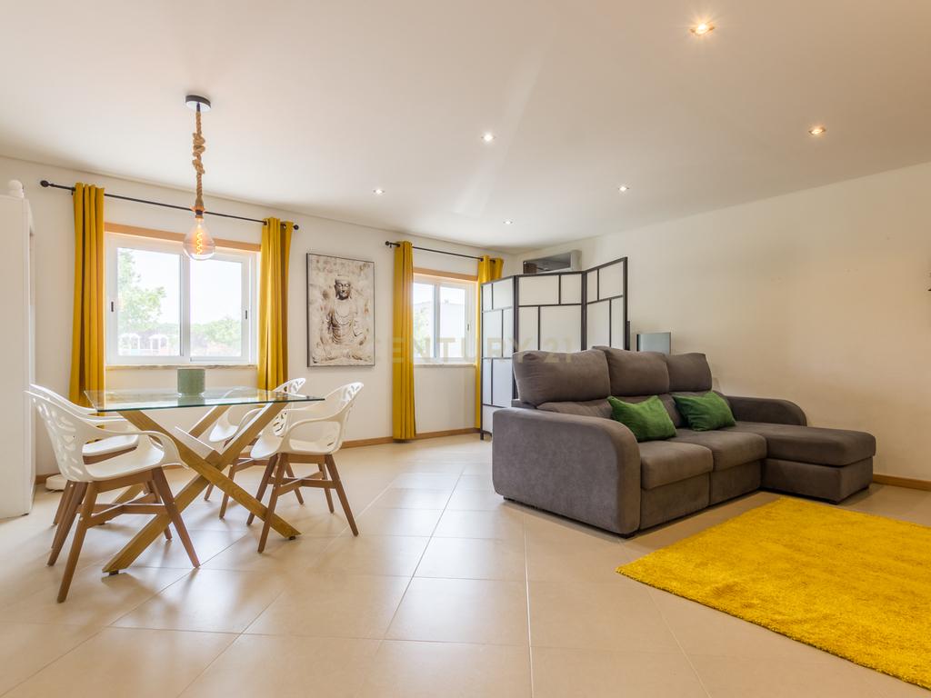 Apartamento T3 | Palhais – Barreiro | R/C – 145m2 - Image 2