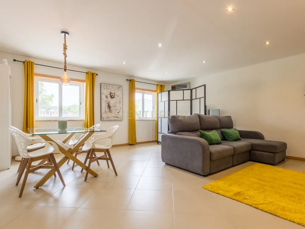 Apartamento T3 | Palhais – Barreiro | R/C – 145m2 - Image 2