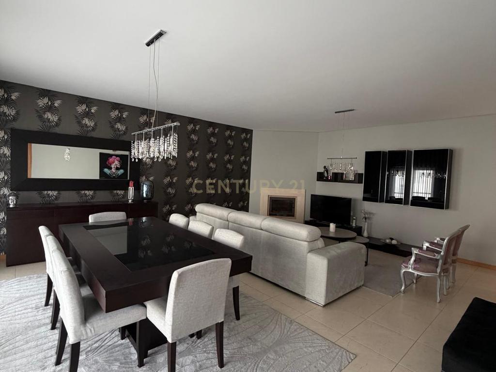 Apartamento T3 na Charneca, Pombal – Totalmente Mobilado e Pronto a Habitar - Image 3