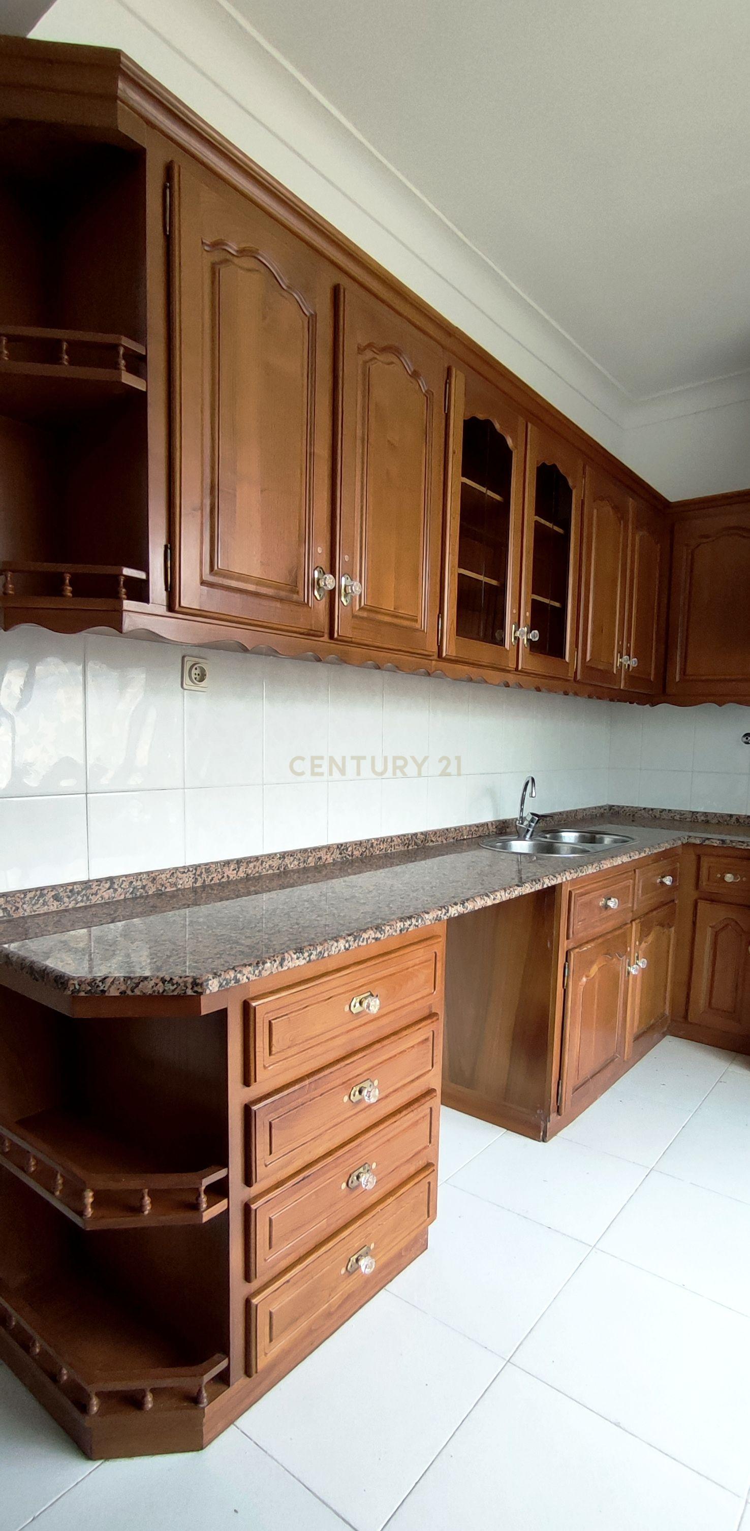 Apartamento T2 Centro Barreiro - Image 14