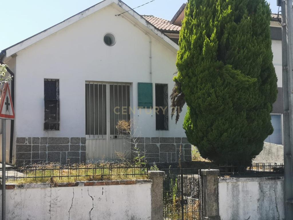 Edificio urbano, Casa para remodelação - Castelões, Penafiel - Image 2