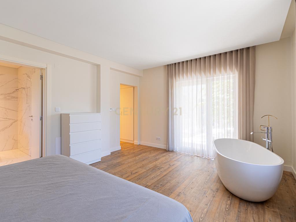 Moradia T5 com piscina em Sesimbra - Image 35