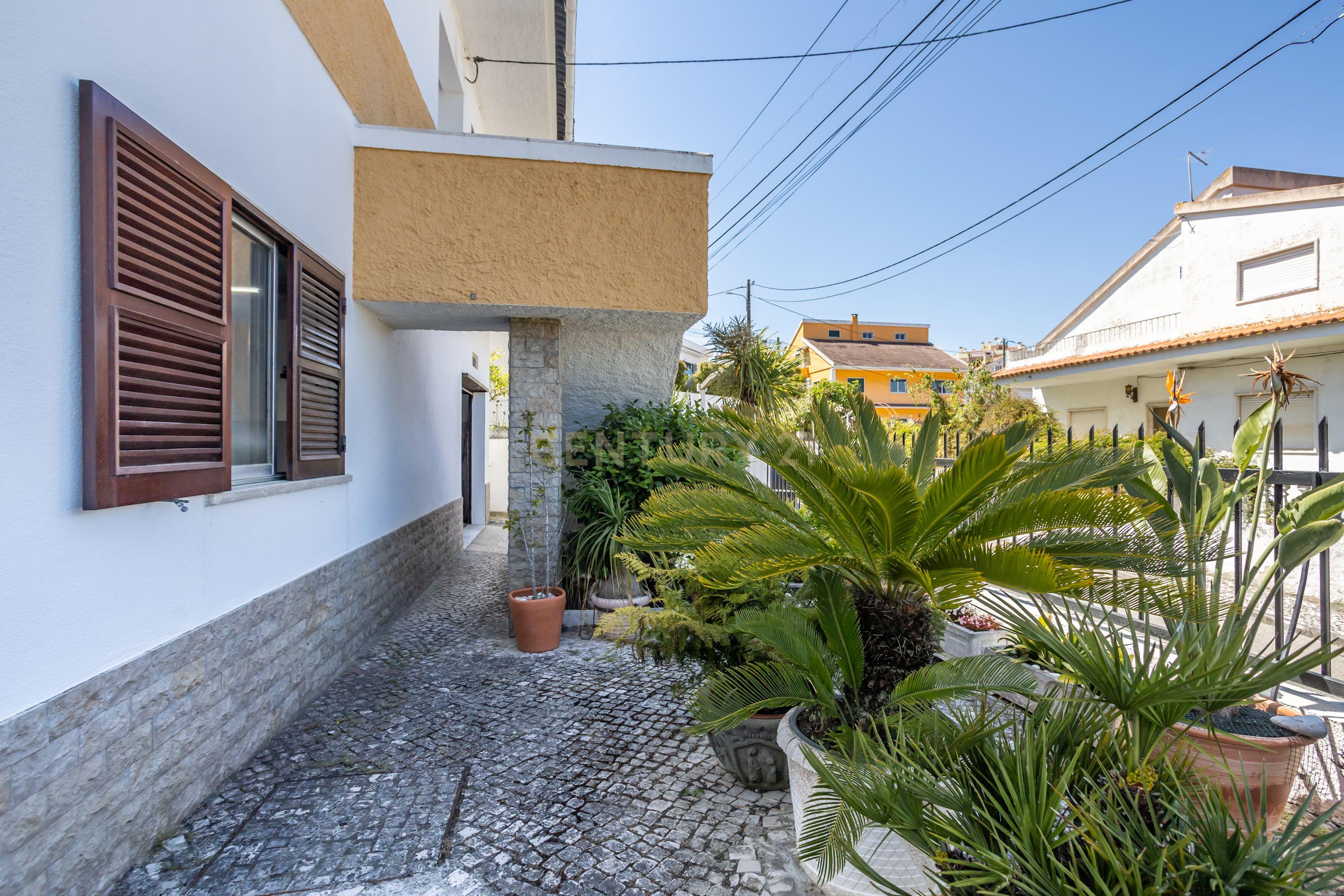 Fotografia 5 de Moradia isolada T3/4 em Vila Nova de Caparica