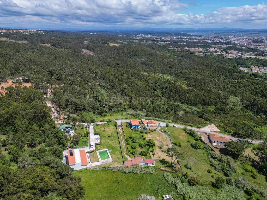Moradia T4 com Vista Mar e Cidade - Image 8