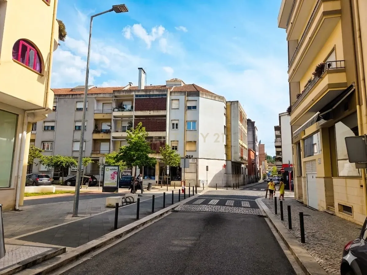 Fotografia 8 de Centro da Cidade de Pombal || T3 || Remodelado