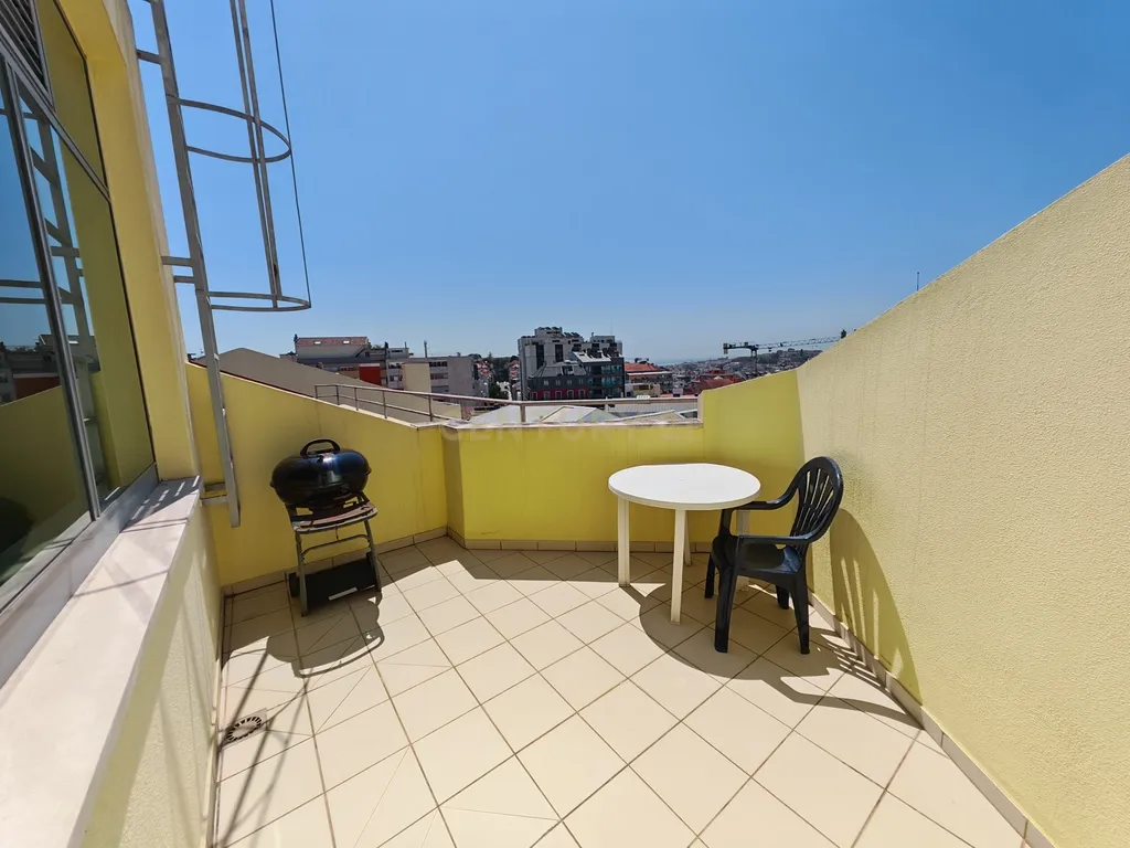 Imóvel T3 espaçoso nas Picoas, com 3 WC, 2 estacionamentos - Image 38