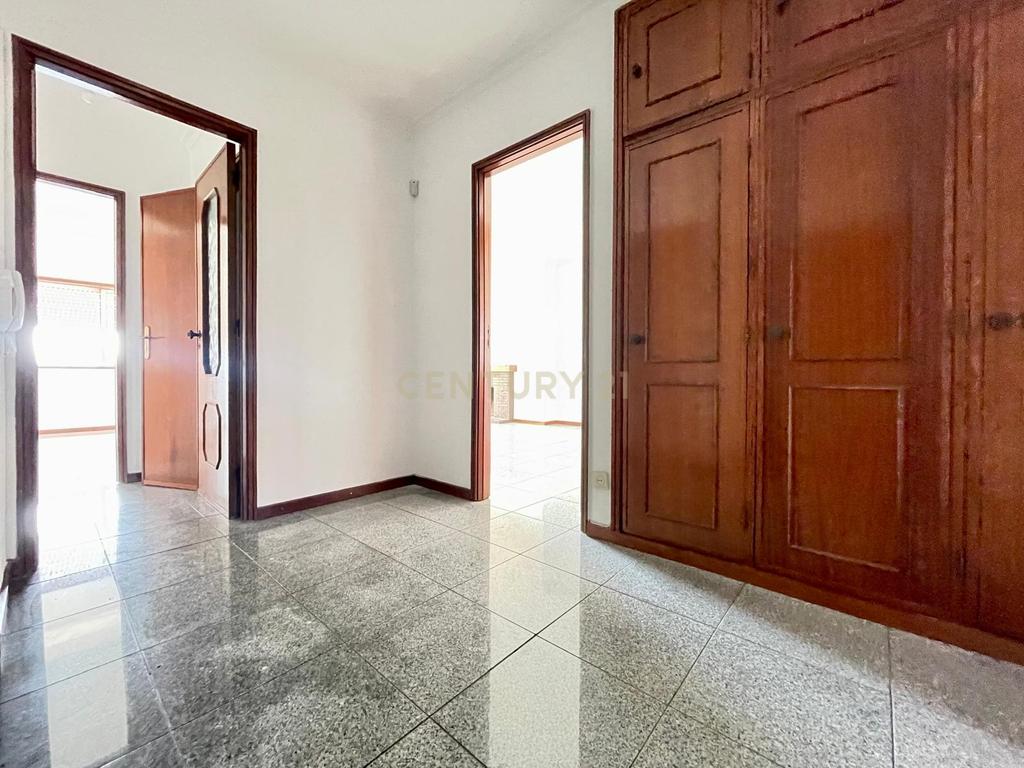T4 de 3 frentes em Canidelo - Image 11
