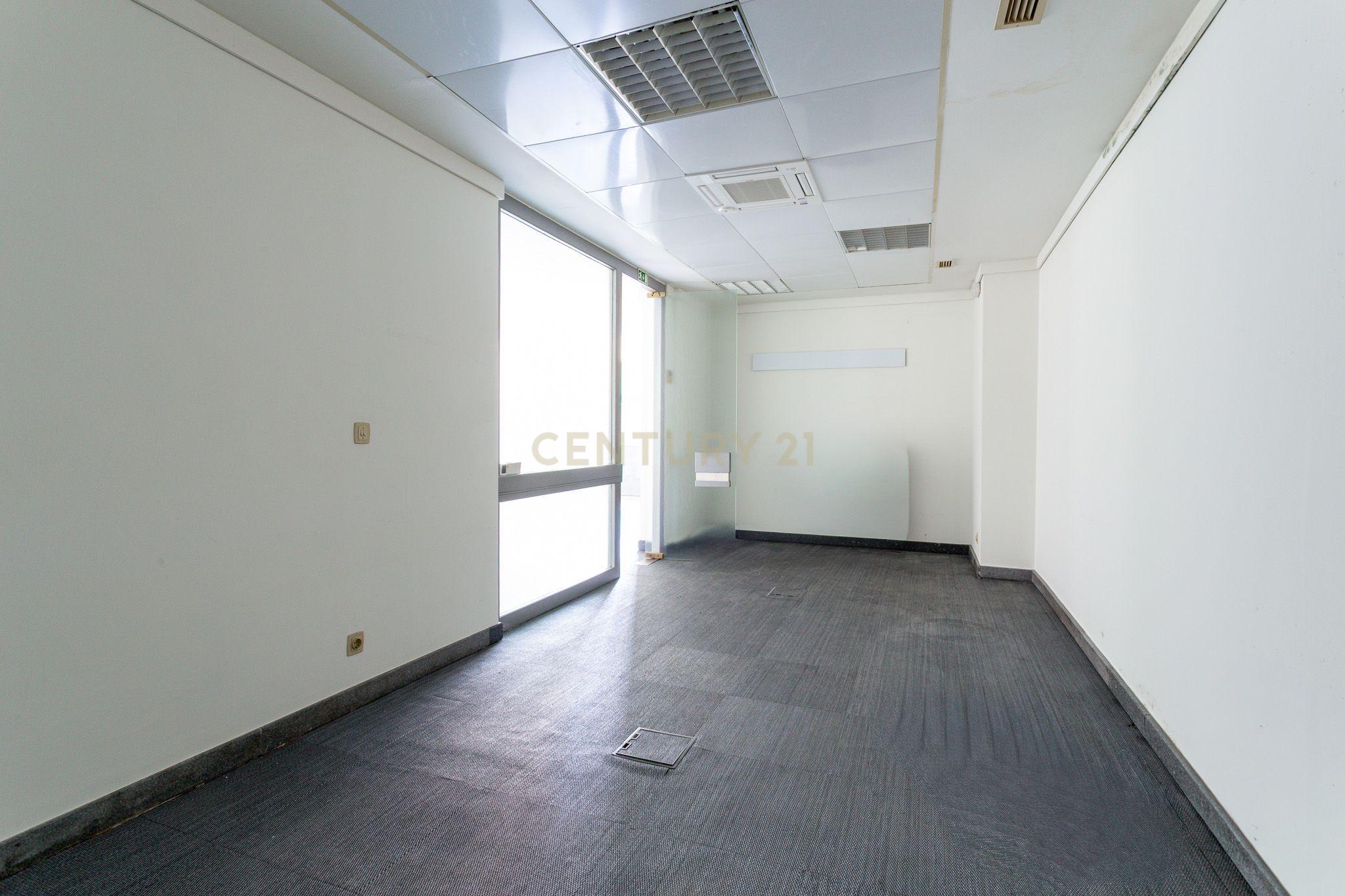 Fotografia 10 de Loja no centro de Loures para arrendamento