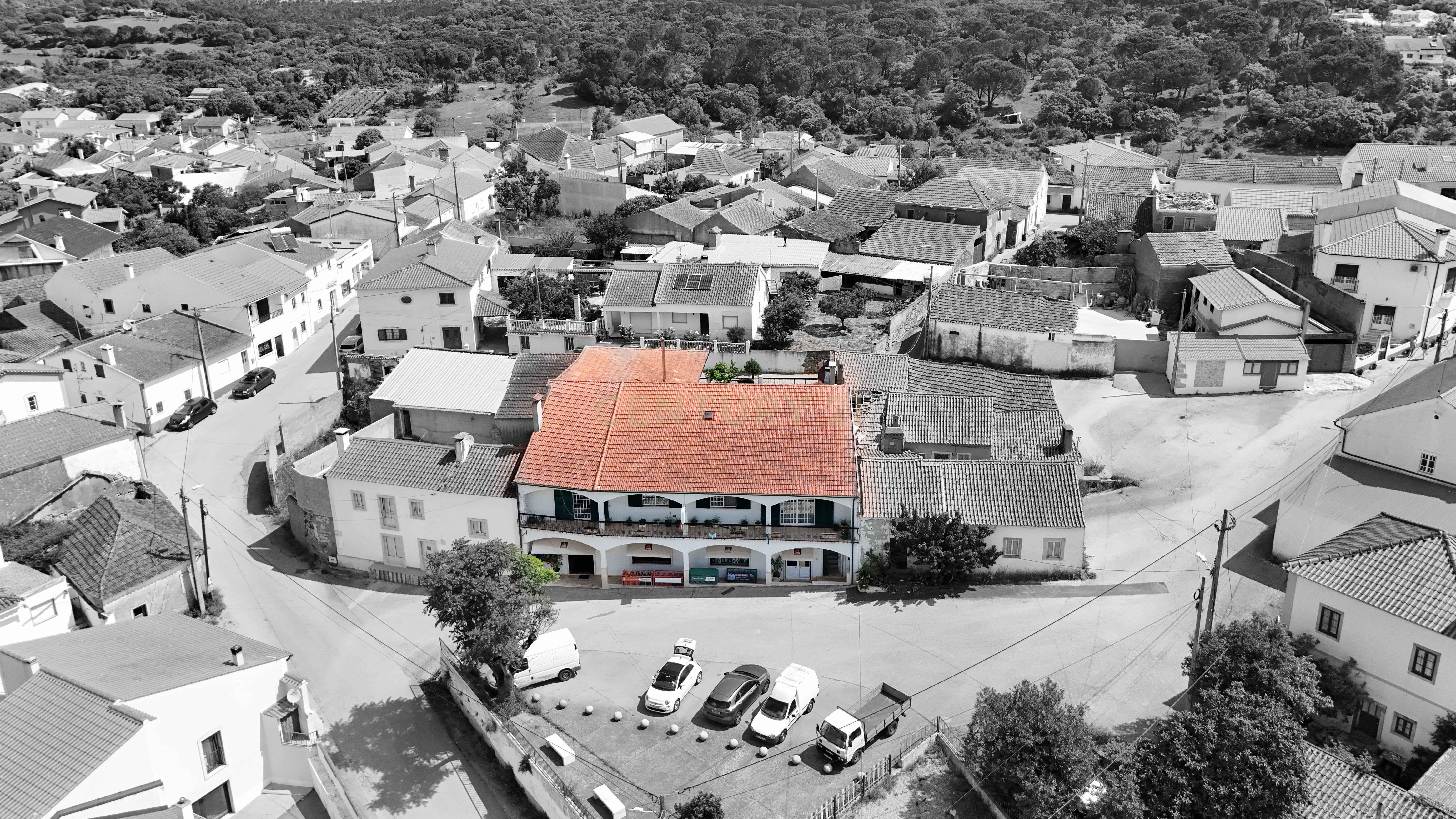 Fotografia 4 de Prédio Misto com Negócio Consolidado e Habitação – Assentiz, Torres Novas