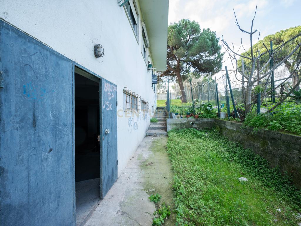 Loja e cave com 326m2 de área bruta, Quinta da Medideira, Amora - Image 22