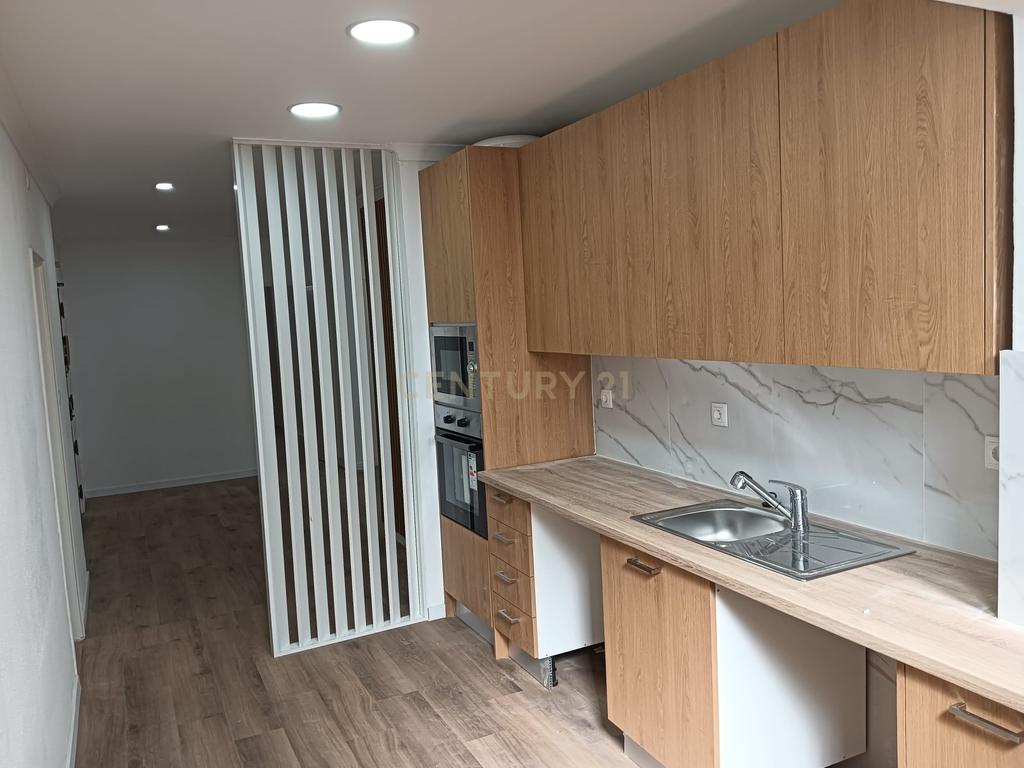 Apartamento para Investimento Metro de Alfornelos - Image 23