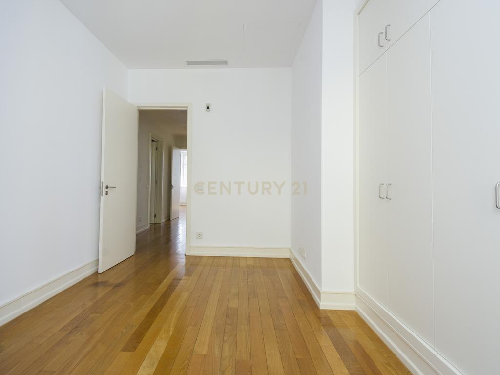 Apartamento T2 de Charme para Arrendamento na Avenida da Liberdade - Image 17