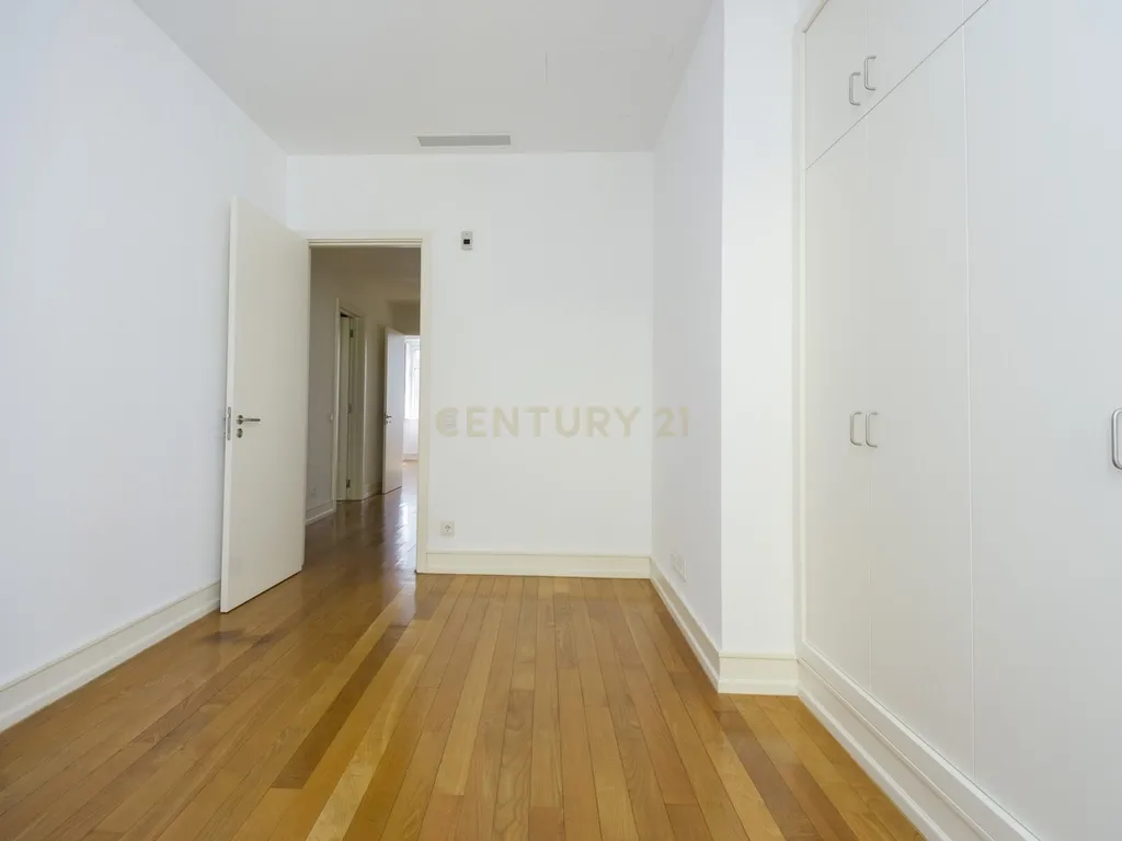 Apartamento T2 de Charme para Arrendamento na Avenida da Liberdade - Image 17