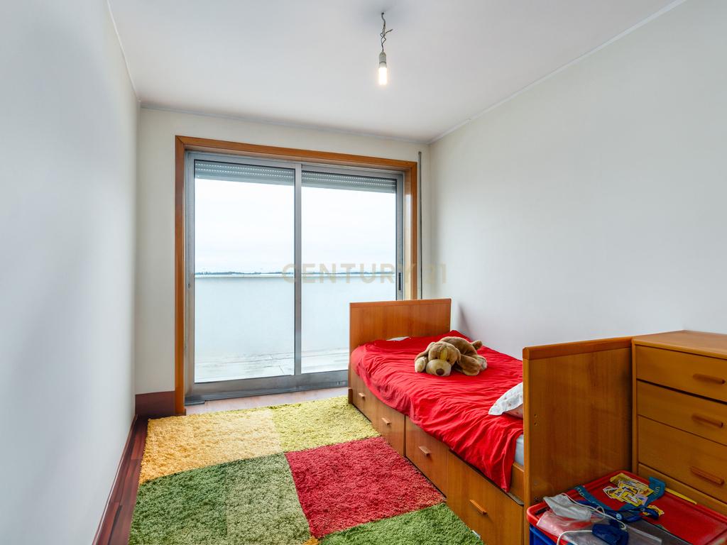 Apartamento "Cobertura" com terraço nas 3 frentes T4 (Atualmente T3 + Escritório) no Condomínio "Tílias do Atlântico" - Image 21