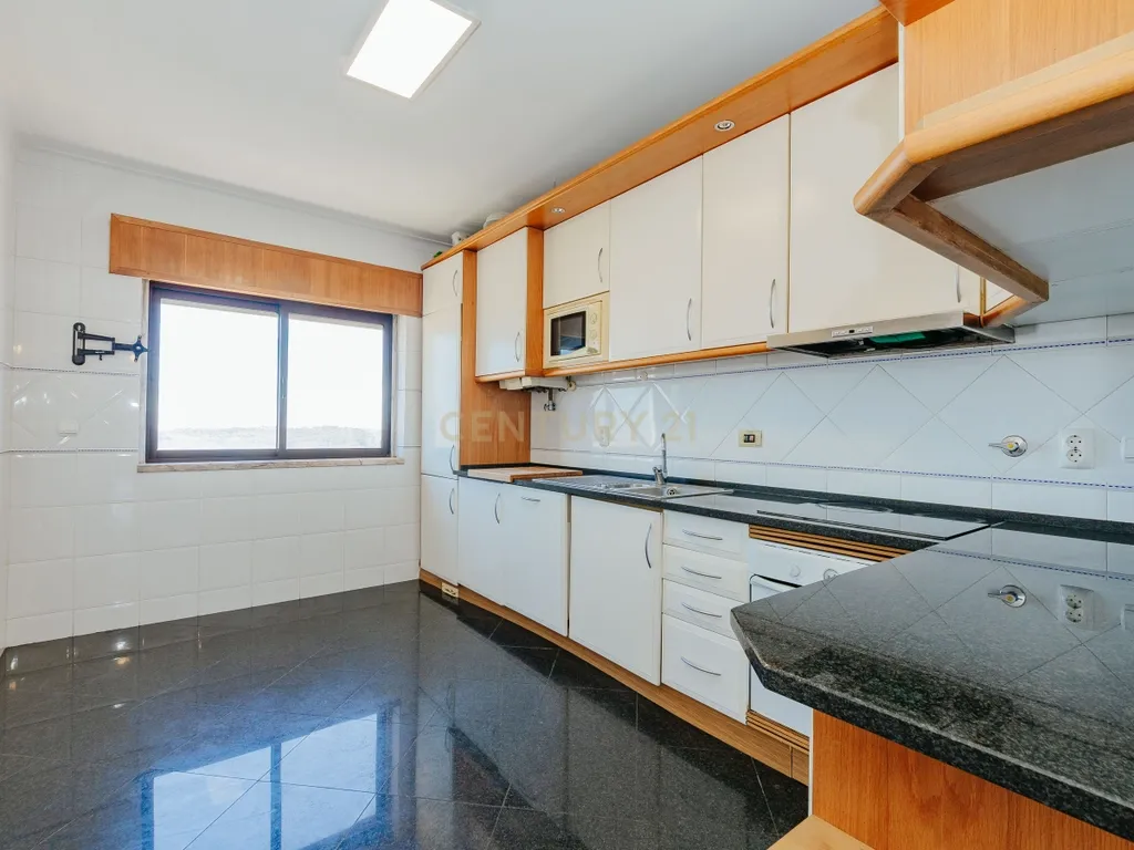 Arrendamento - T4 Alfragide – Quinta Grande - Image 1