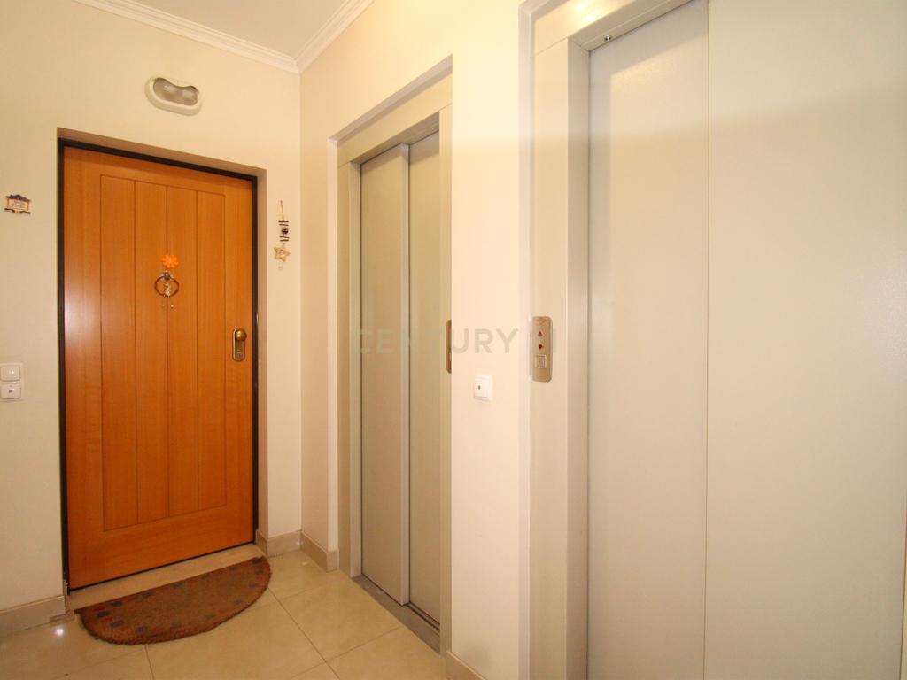 Apartamento T4 com Parqueamento, nas Caldas da Rainha - Image 31