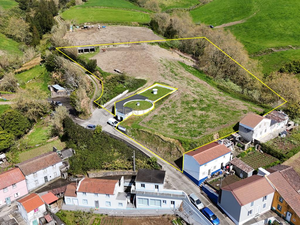 Terreno Urbanizável com Vista Mar e Elevado Potencial Construtivo - Vila Franca do Campo - Image 3