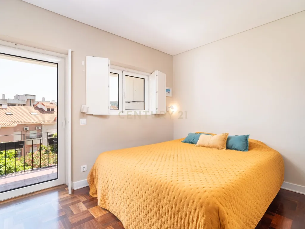 Apartamento T3+1 com logradouro e estacionamento privativos e sótão independente rentabilizado – Bairro Norton de Matos - Coimbra - Image 12