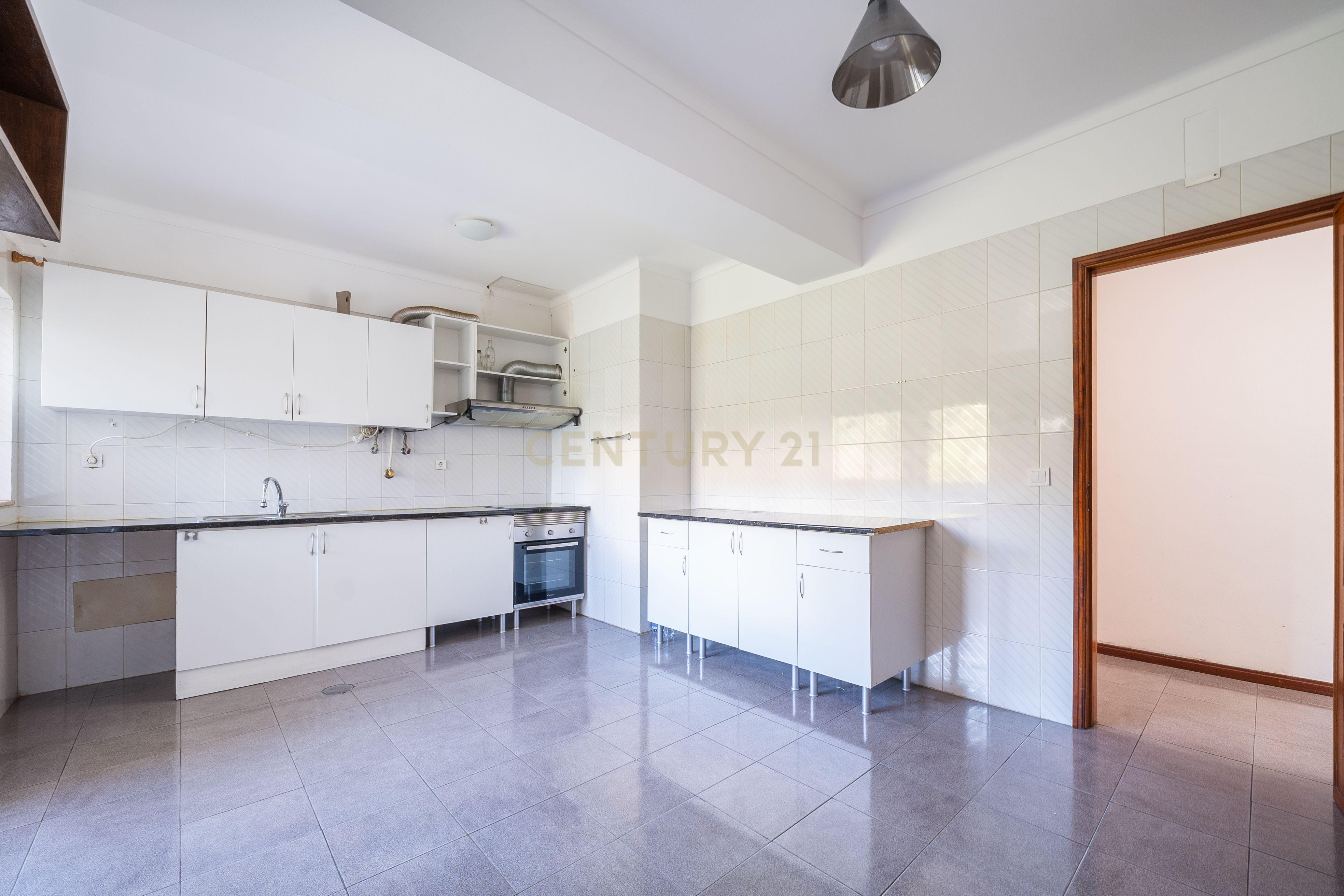 Apartamento T3 à venda em Santo António dos Olivais, Coimbra — foto 2