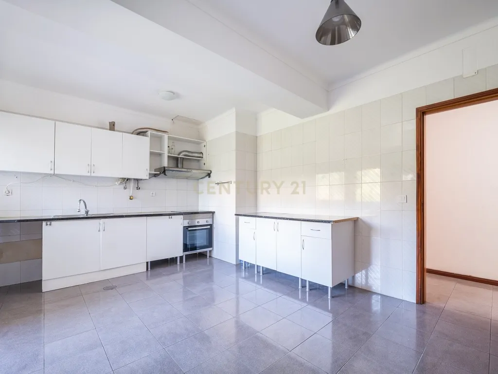 Apartamento T3 com garagem | Elísio de Moura - Solum - Image 2