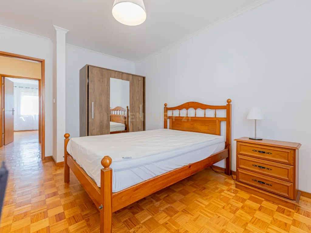 Apartamento T2 Remodelado Monte da Caparica - Image 24