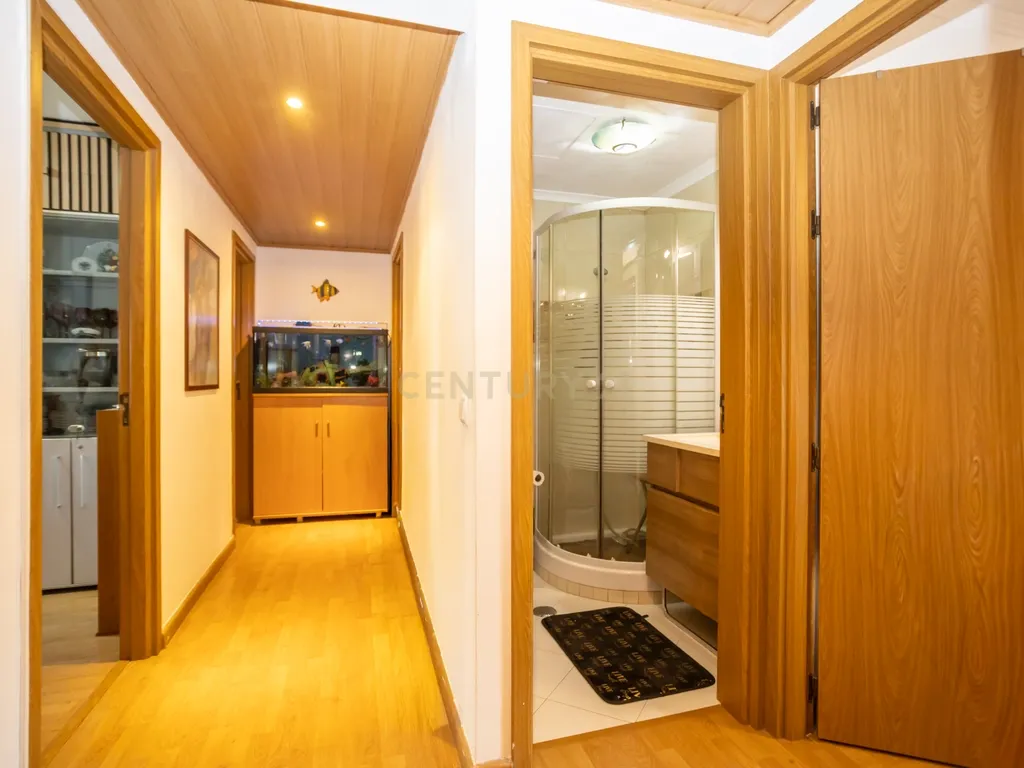 Apartamento T3 com Vista Panorâmica, no Monte da Caparica - Image 2