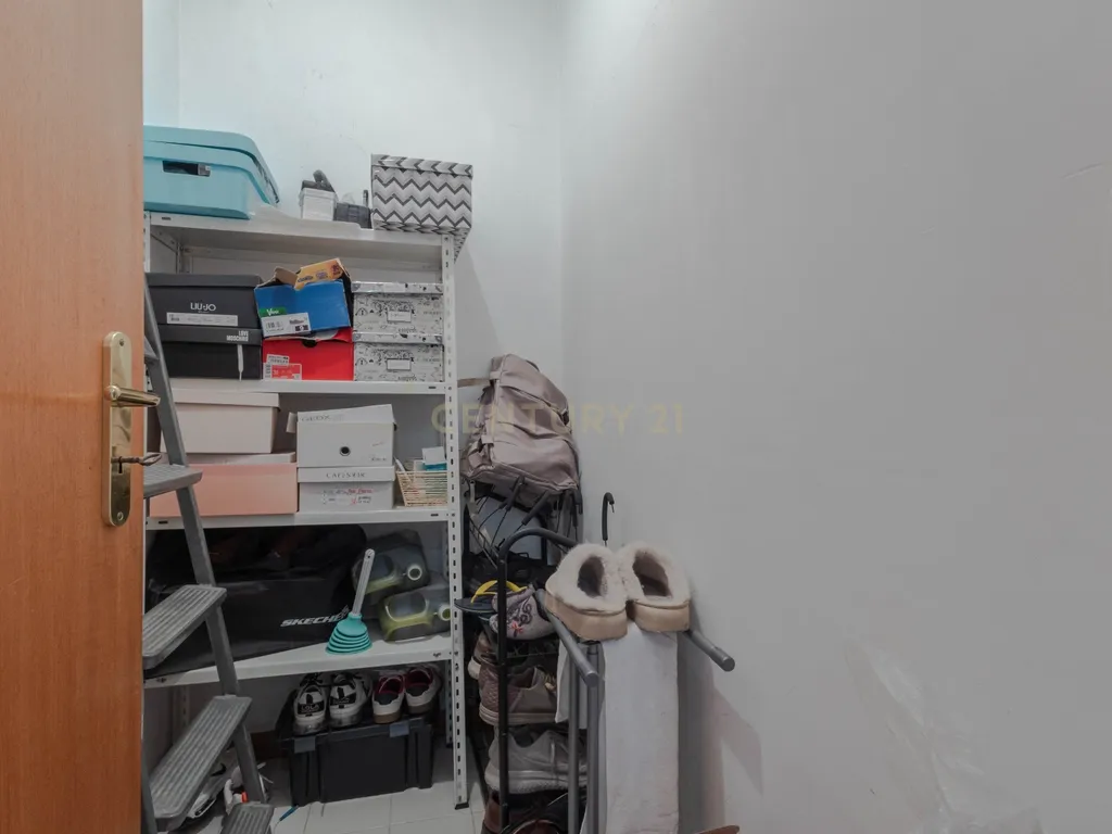 Fantástico Apartamento T2 com Lareira, Varanda e Lugar de Garagem | Fânzeres – Gondomar - Image 22