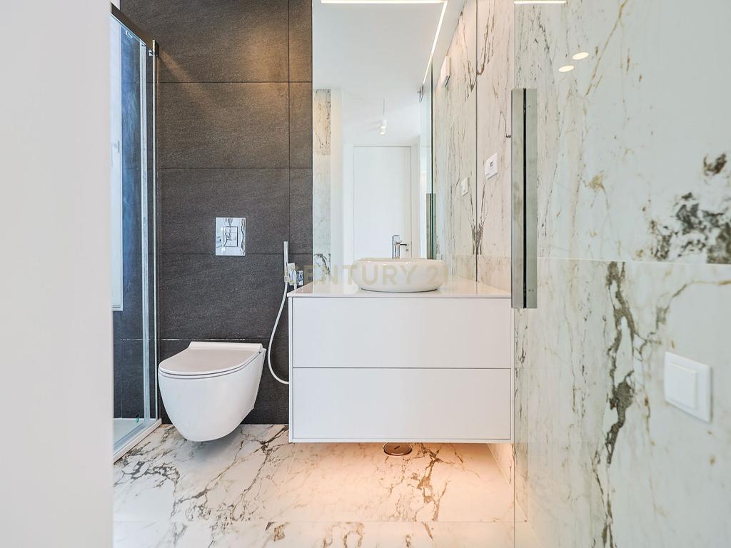 Moradia T5 com Piscina e Domótica - Nova Construção na Charneca da Caparica - Image 29