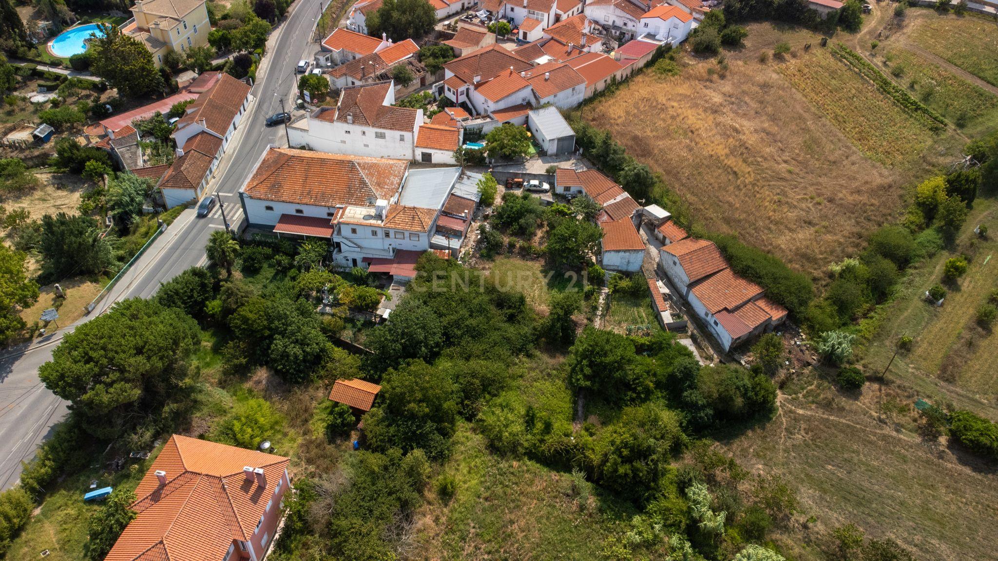 Fotografia 4 de Oportunidade Única em Torres Vedras: Armazém com grande Potencial