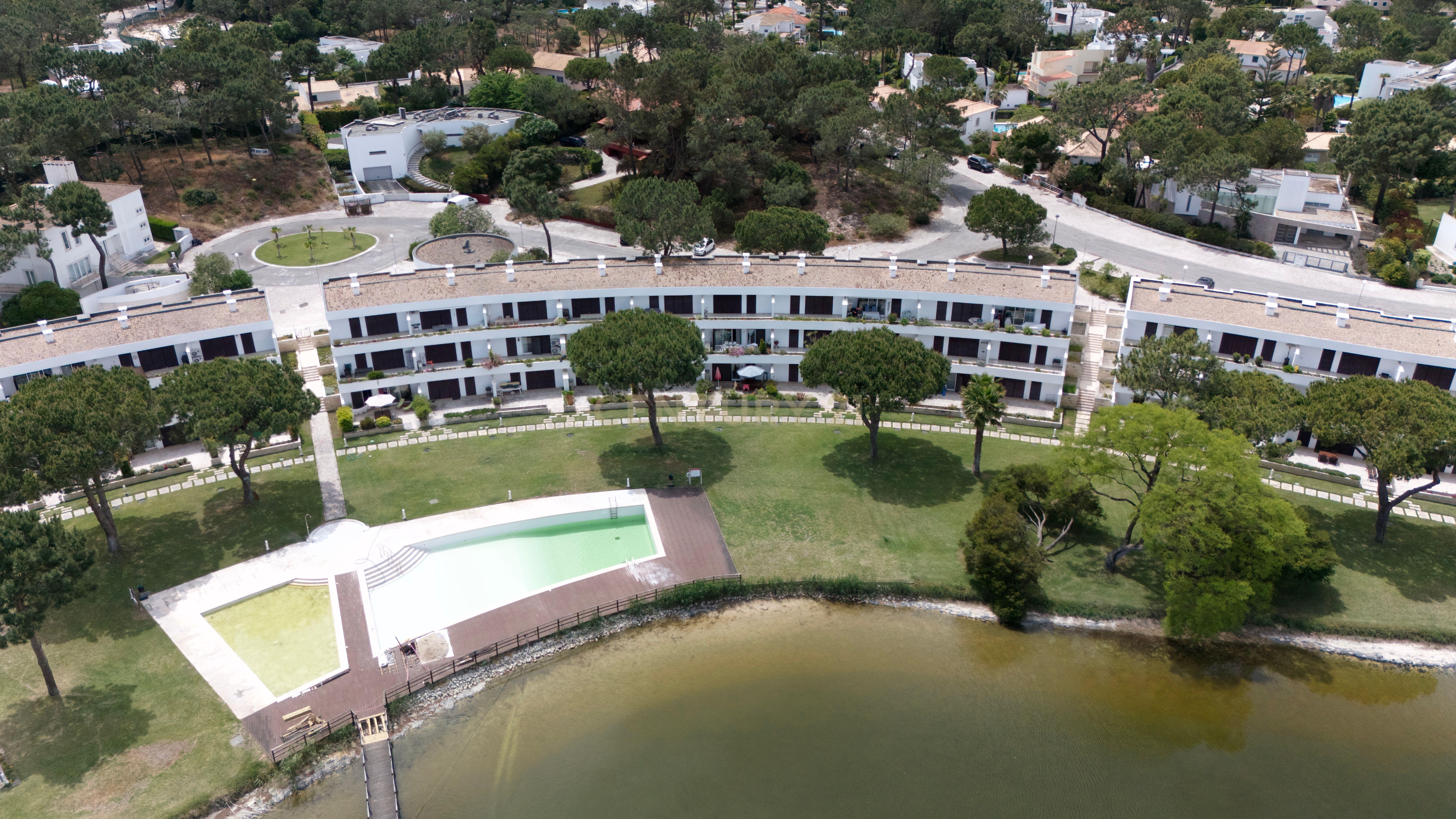 Fotografia 3 de Apartamento T1+1 com terraco privativo no Empreendimento do Lago - Soltroia