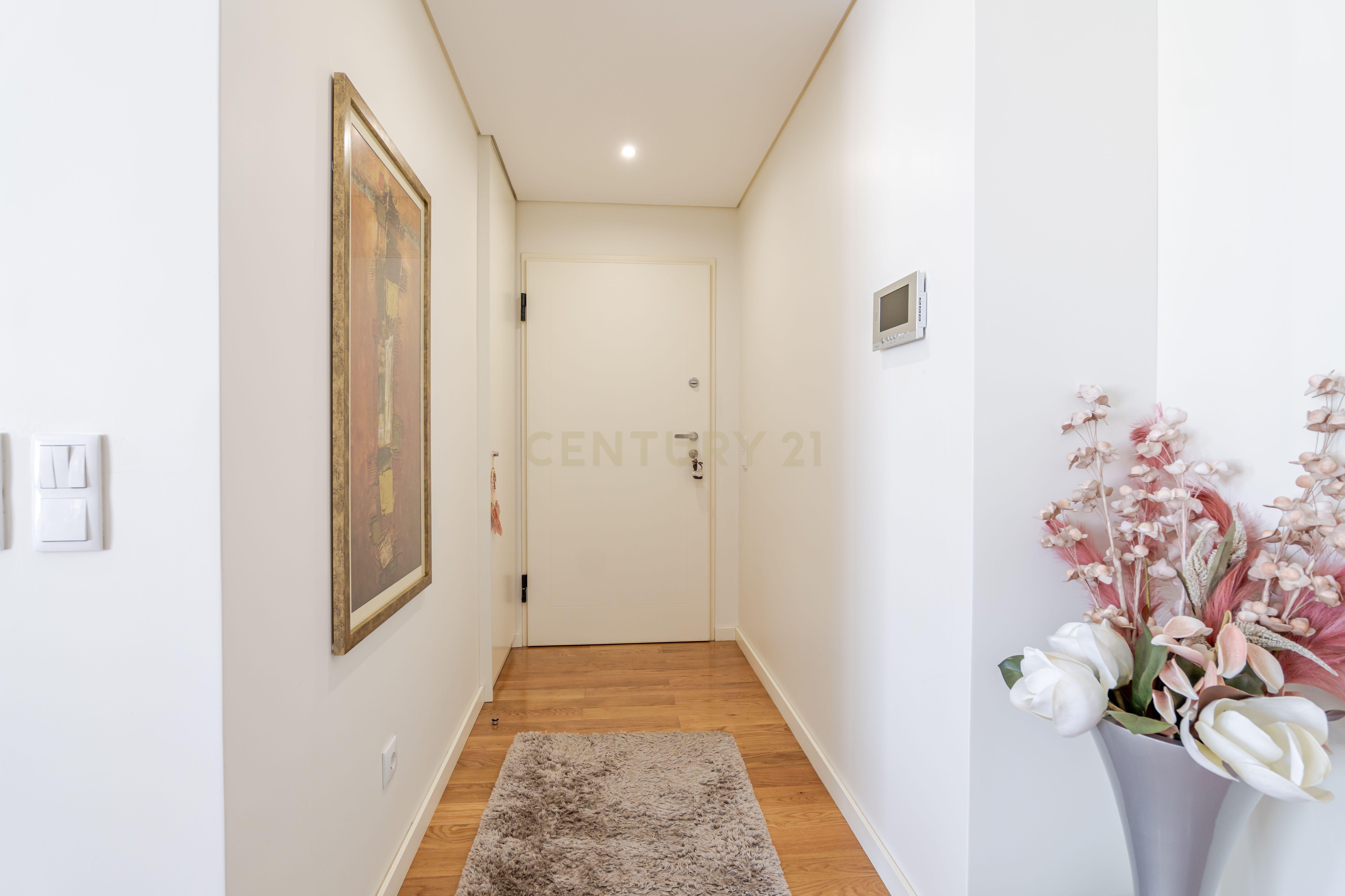 Fotografia 9 de T2 Duplex na Senhora da Hora – Como Novo!